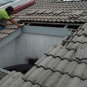 Tukang bumbung bocor Gadong, Negeri Sembilan. Fikri