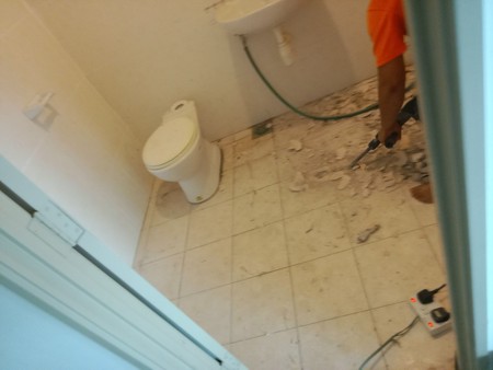 Tukang baiki bilik air bocor Seremban