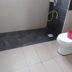 Tukang Rumah Pinggiran Golf. Khairul 