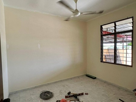 Tukang Rumah Taman College Heigts. Khairul 