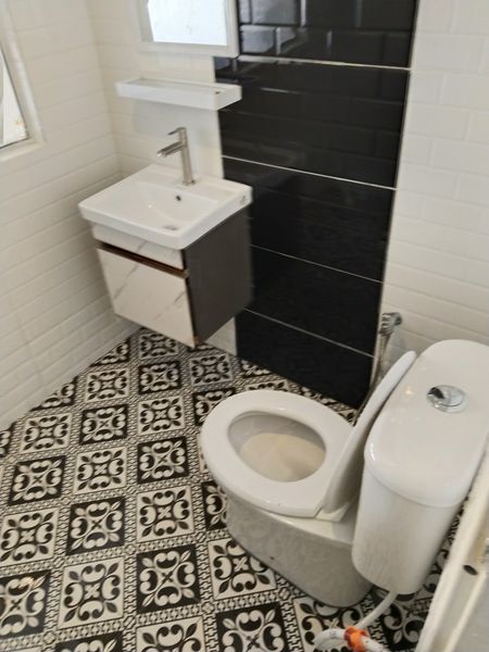 Perhikmatan tukang tiles/ mozek kajang