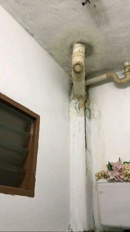 Tukang Buat Rumah, dan Paip Bocor