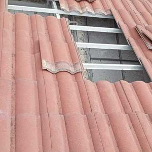 Tukang bumbung Mohd Alif