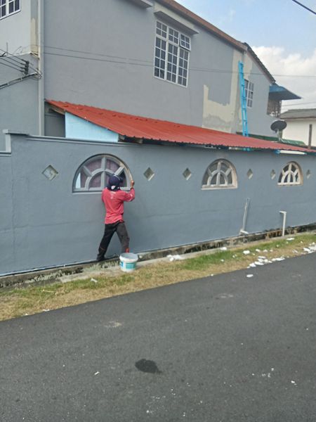 Tukang rumah taman tasik Seremban Mhd Samri