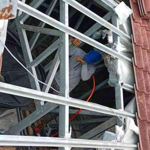 Tukang rumah taman rasah kamayan