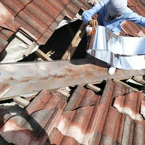 Tukang Bumbung kajang Nazzym Ahmad