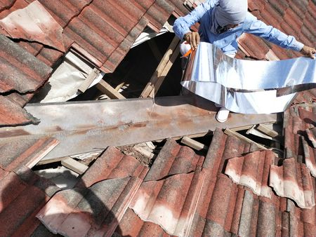 Tukang Bumbung kajang Nazzym Ahmad