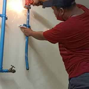 Mohd Fauzan tukang bumbung bocor/plumbing saujana utama