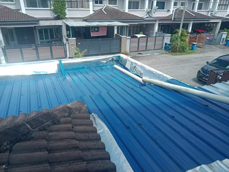 Tukang rumah lenggeng