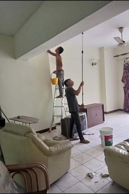 Tukang cat Mohd Irham labu lanjut