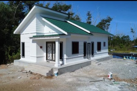 Tukang rumah Mohd Irham Telok panglima garang