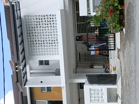 Tukang Rumah sepang edmi noor