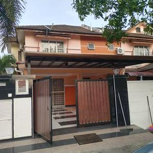 Tukang rumah kajang Nazzym Ahmad