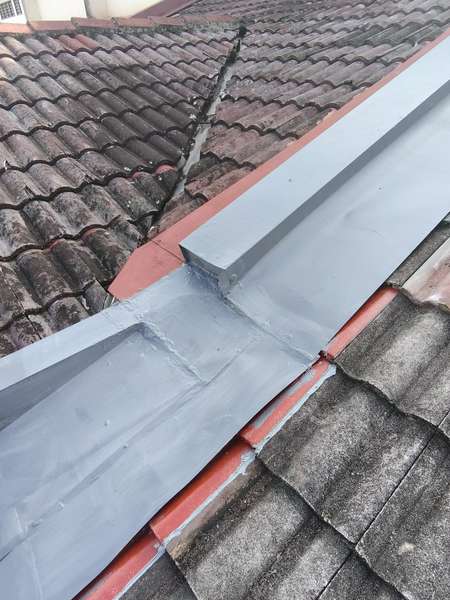 Pakar baiki bumbung rumah/official kebocoran tukang cat rumah luar dalam kawasan taman daya sky blue jb