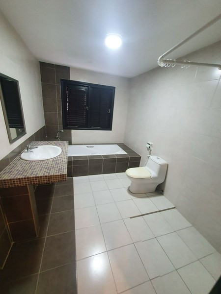 Tukang cat rumah dan pejabat Brickfields