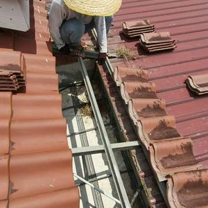 Pakar baiki atap bocor , tukang cat rumah luar dalam area taman Dahlia taman Siantan tampoi jb