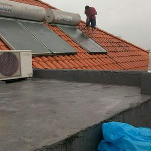 Tukang bumbung atap bocor labu