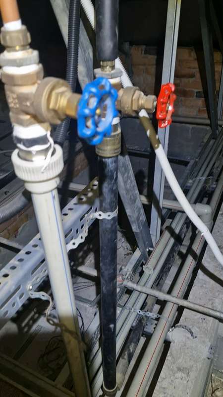 Tukang paip tersubat labu