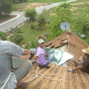 Tukang bumbung atap bocor nilai perdana 