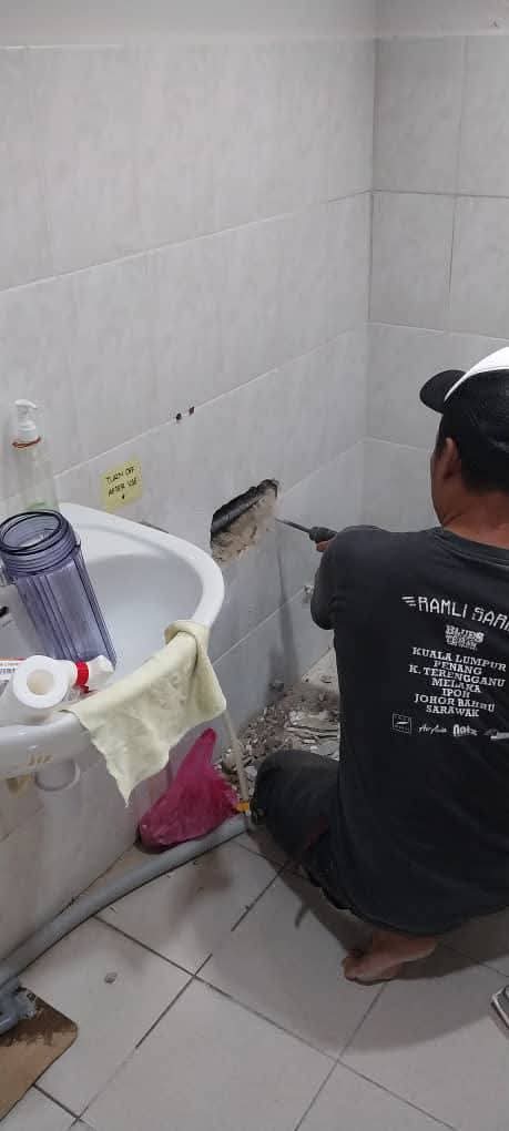 Plumber tukang baik paip