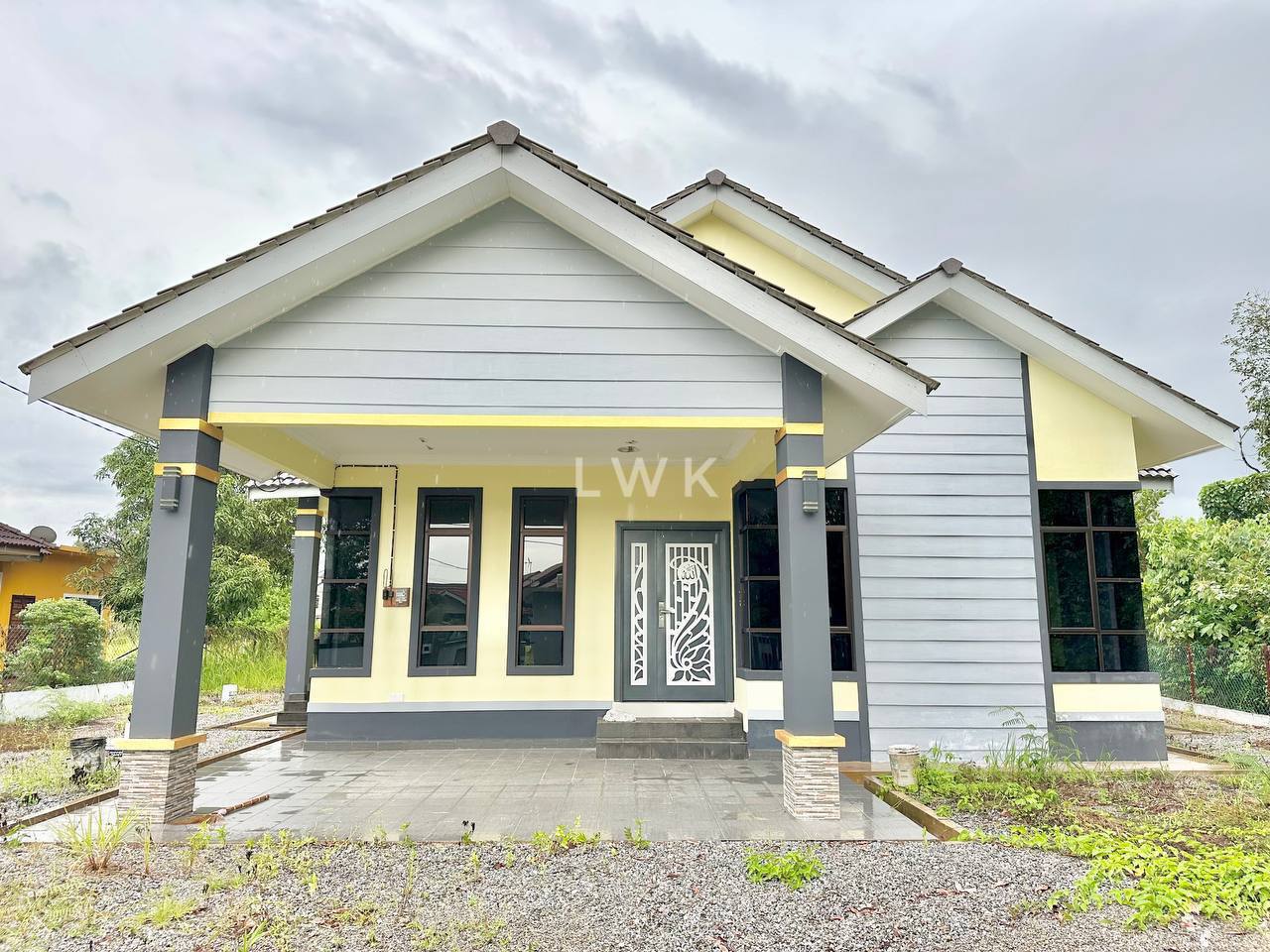 BANGLO 1 TINGKAT CANTIK DI MANAL, TANAH MERAH!