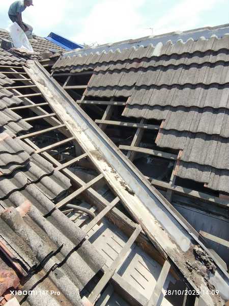 Tukang cat rumah, pakar repair bumbung bocor area taman impian emas Johor Bahru