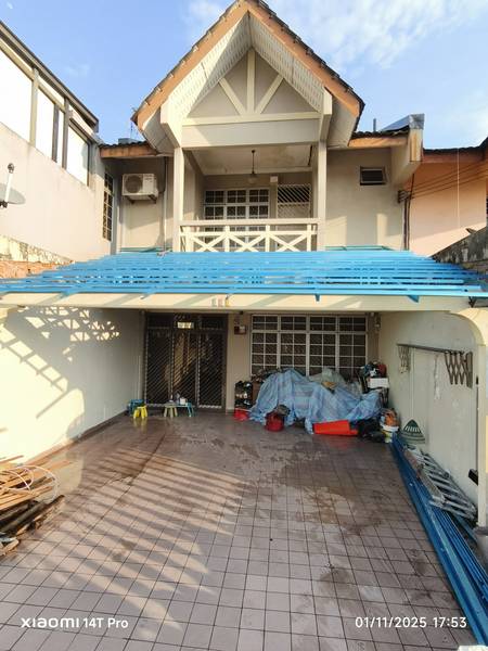 Pakar baiki bumbung bocor tukang cat rumah kawasan dato' oon taman daya adda hight jb sekitar