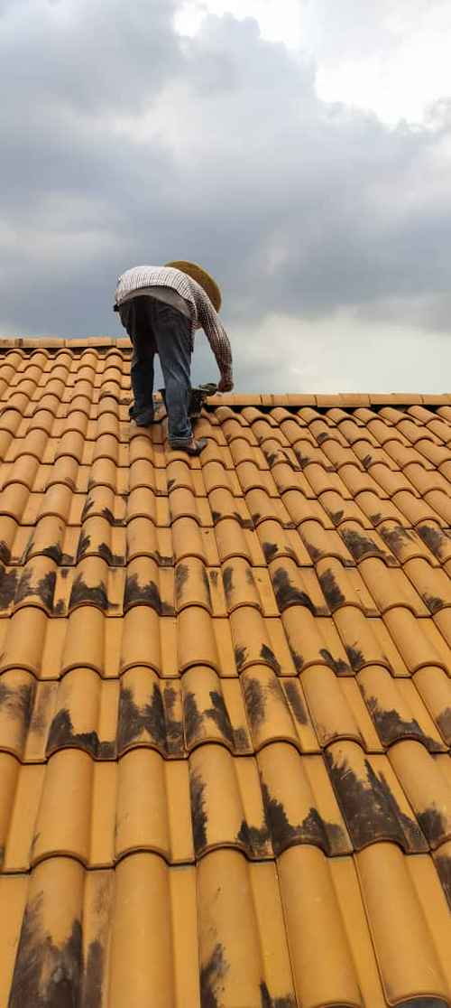 Pakar baiki bumbung bocor tukang cat rumah kawasan dato' oon taman daya adda hight jb sekitar