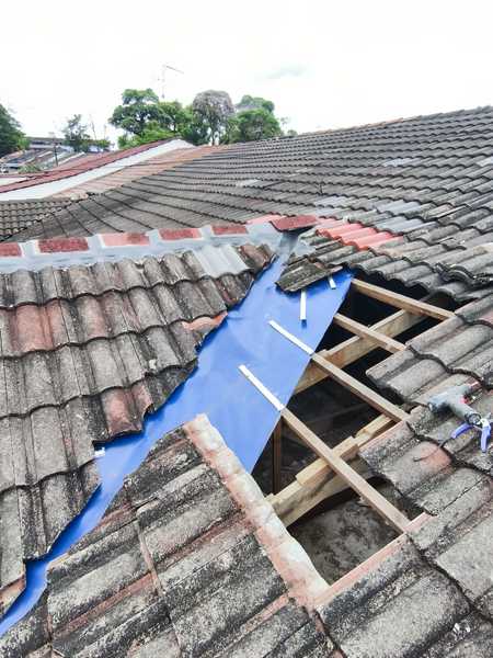 Kontraktor service pakar repair bumbung bocor taman pulai indah kangkar pulai sekitar