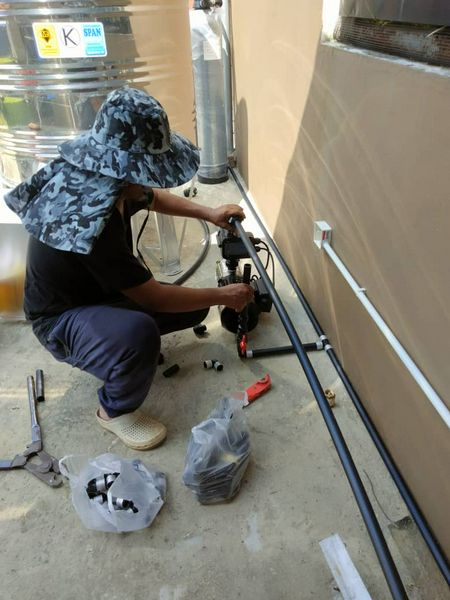 Zamri tukang paip taman bukti