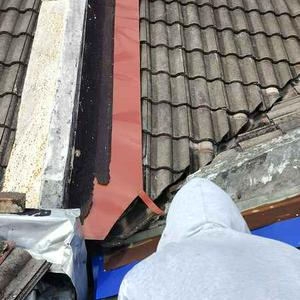 Tukang baiki atap bocor area kempas  Arief Home service JB