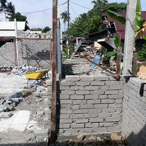 adam tukang rumah/bumbung bocor