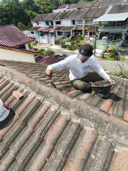 Kontraktor service tukang cat rumah & plumbing service skudai Johor Bahru